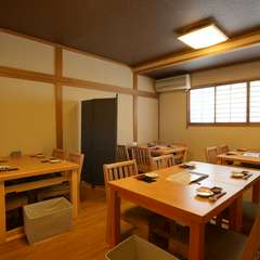 会議の続きは、2Fにある個室でお食事をしながらごゆっくりと