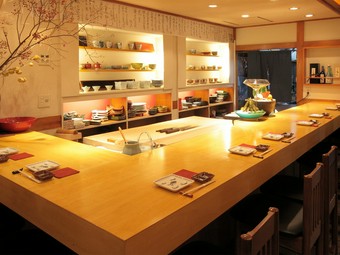 おしゃれな街で決める王道和食。～二人だけのプライベート空間～