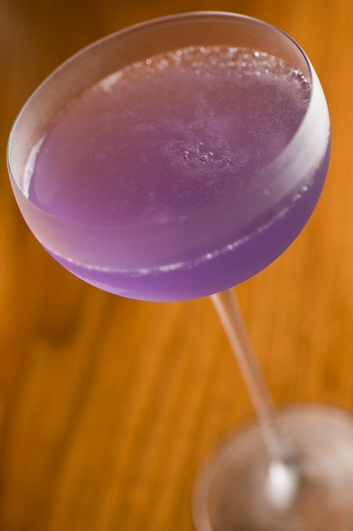 ロマンチックな名前も美しい『ブルームーン』