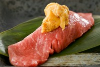 うにの農耕な味わいと山形牛の優しい脂がとろけます