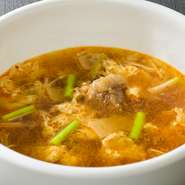 ごろっとしたカルビが入ったスタミナスープ