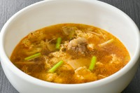 ごろっとしたカルビが入ったスタミナスープ