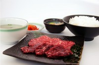 ハラミ
日替り赤身肉
つや姫ごはん
スープ
ナムル
カクテキ
ミニサラダ