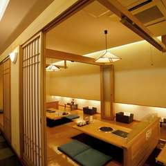 きめ細やかで親身なもてなしで、店全体の暖かな雰囲気を作る