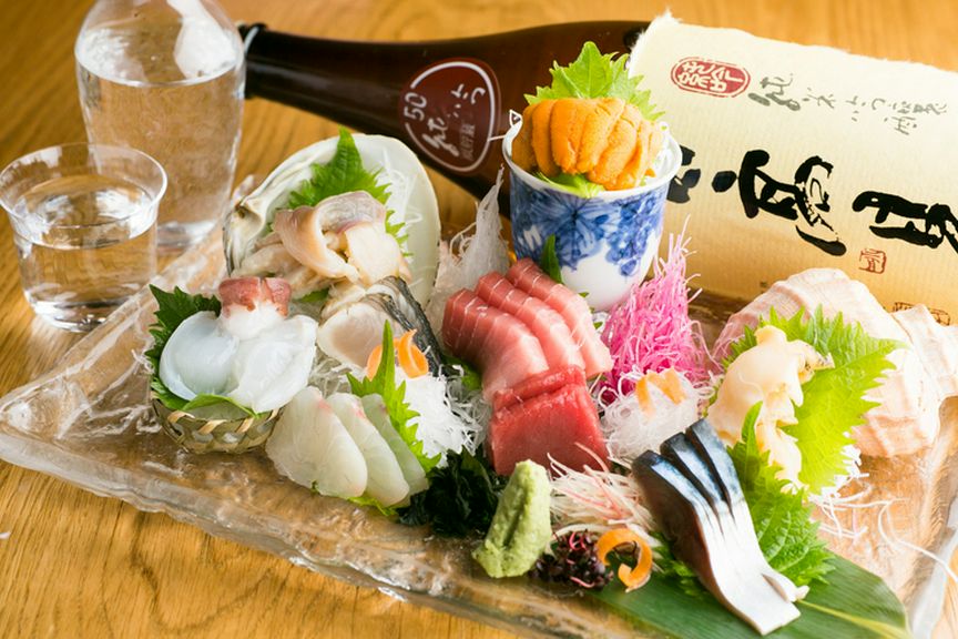 うに、マグロ、サバなど三陸の海の幸を堪能できます