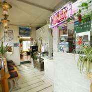 【チーズ牧場】でつくられるピッツァは、店内では食べるのはもちろん、テイクアウトも可能。友だち同士で集まったときや家族での食事など、さまざまなシーンで利用することができます。