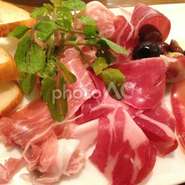 生ハム、ナポリサラミ、ミラノサラミ、ラルドコランナータ