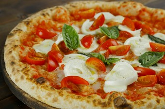 ピッツァ　カプレーゼ　