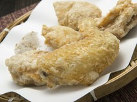 外はからっと中はジューシー、屋台からの伝統の味『からあげ』