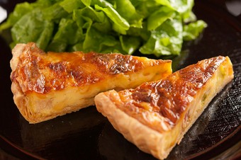 旬野菜がたっぷり。濃厚な味わい『自家製キッシュ』
