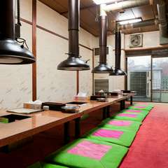 2階の個室は強力な換気システムで煙りを排出