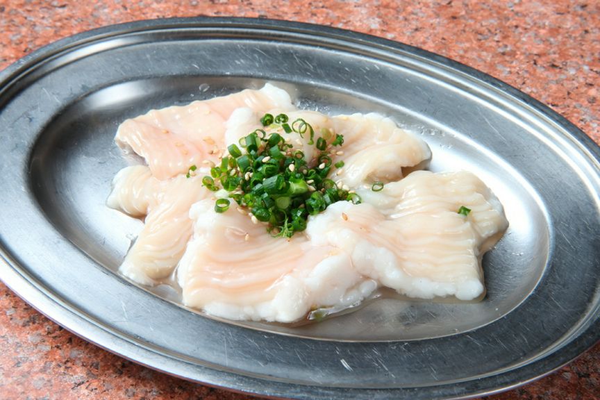 炭火でシマチョウ(大腸)の旨さがさらに引き立つ『牛ホルモン』