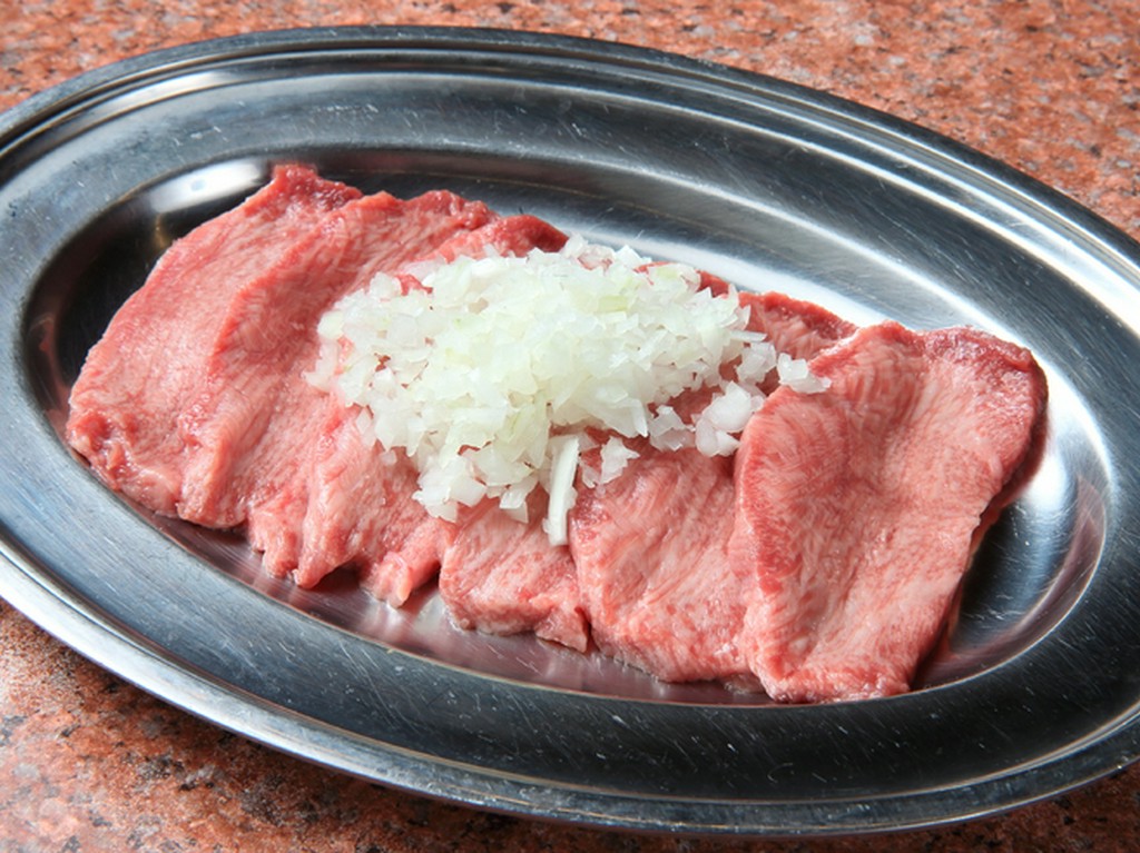 肉厚でジューシーな『ネギ上タン塩』