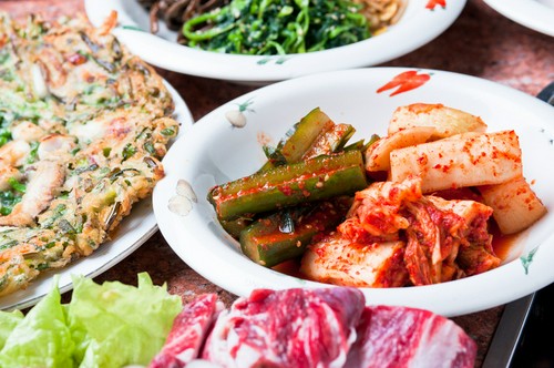 キムチやナムルももちろん自家製。文田家代々の味を伝えています