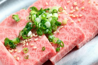 『和牛カルビ』はじめ、お肉は静岡産のA5ランクを使用