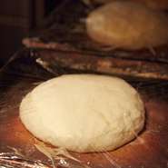 フォカッチャは毎日、手作りされる隠れた人気パン。細部にまで手を抜かいないシェフのこだわりは随所に。
