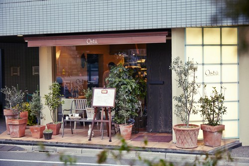 美食家がこぞって通う、住宅街の隠れ家