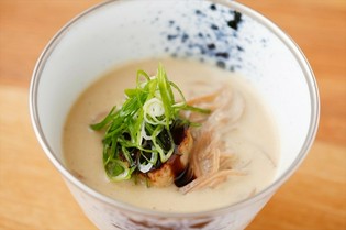 夜遅く食べても翌日もたれない『フォアグラ坦々麺』　