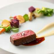 新型コロナ感染拡大による営業時間短縮に伴い、予告なく品数・内容に変更がある場合がございます。
食材の入荷状況により内容を変更することがございます。
テーブルの場所のご指定は受け付けておりませんので、ご了承下さいませ。