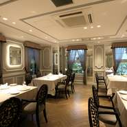 リラックスして過ごせる空間づくりと、食後に「お腹いっぱい」ではなく「楽しかった」と言っていただけるような“印象に残る料理”を心がけております。何かの折、ふと思い出してもらえる料理をつくりたいですね。