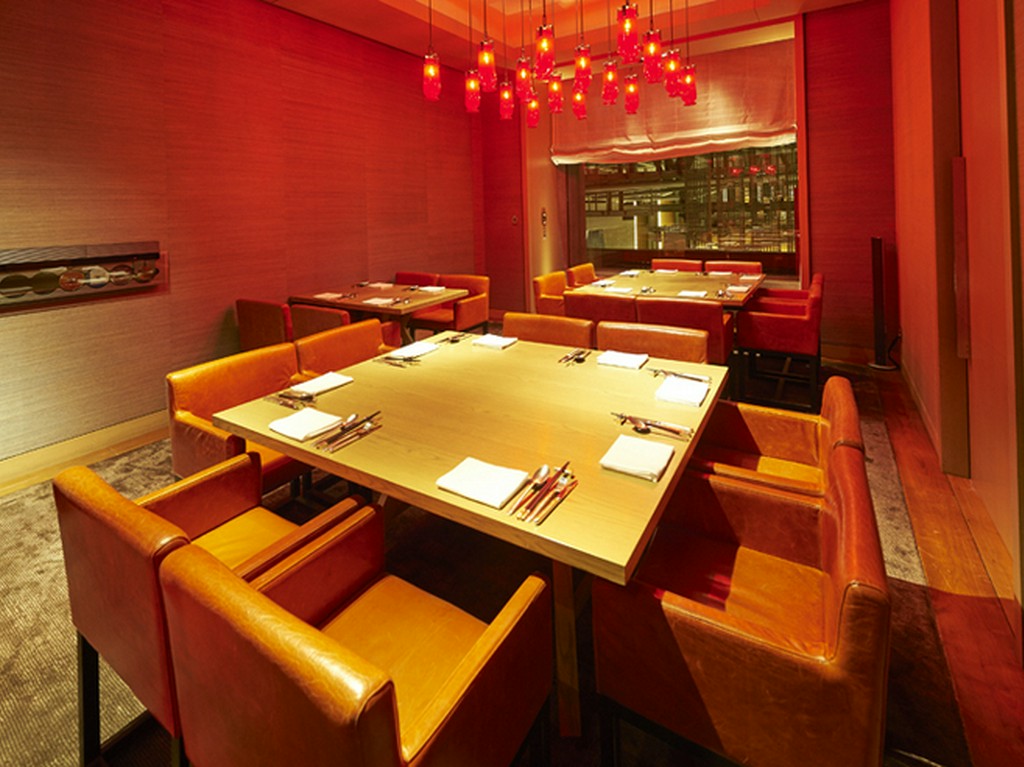 ゆったりと流れる心地よい空気感が、上質な大人の時間を演出