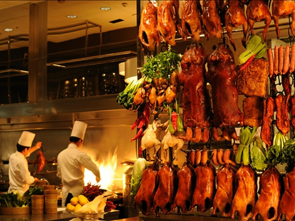 こだわりの食材を活かしたオーセンティックなメニューを提供