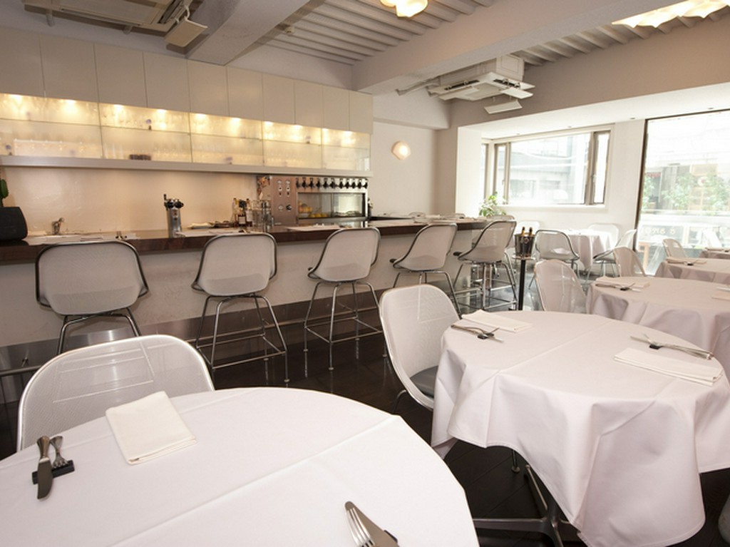 舌を楽しませてくれる料理が大好きな女性が集まります