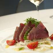 季節により、その時一番おいしいおすすめの料理をお出しします。食で季節を感じてください。