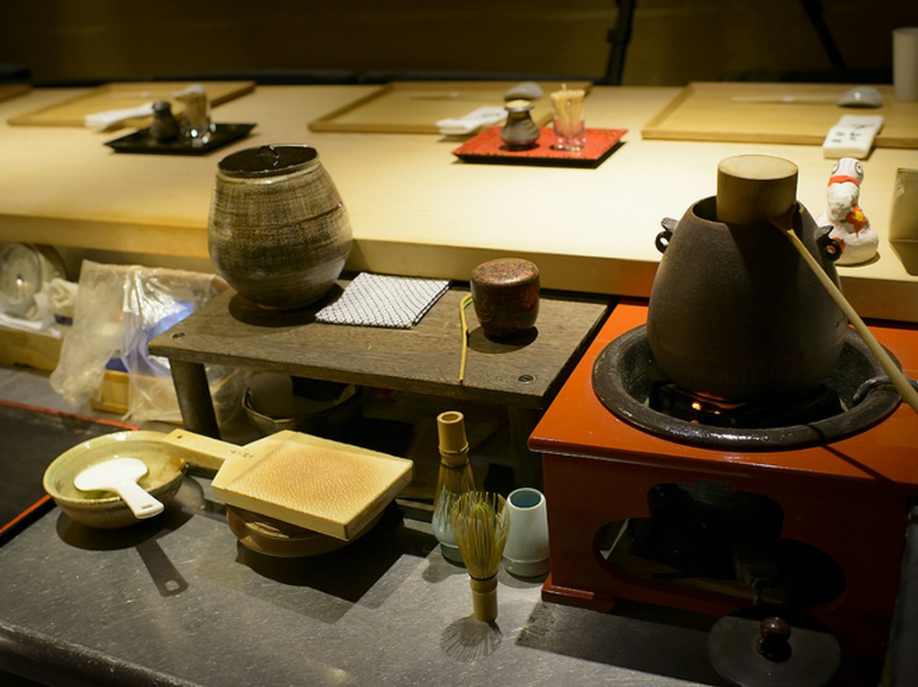 日本の茶道に基づいた、おもてなしと料理を満喫