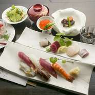 「昼の点心コース」 3,960円 （税込）や、お寿司を楽しんでいただく「すしスペシャルコース」6,490円（税込）などコースもご用意しております。大切な御友人とゆっくりとしたひとときをお過ごしください