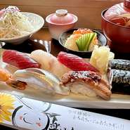 握り7貫、巻物、サラダ、椀物付き
※写真はイメージです。内容は、仕入れ状況により異なります