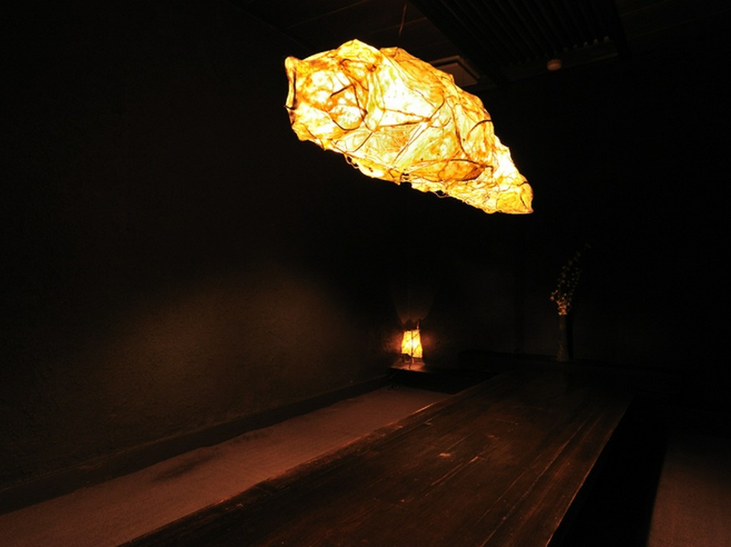 和モダンな個室。JAZZの調べが心地よい空間を演出します