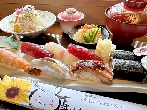 お昼もお気軽にどうぞ