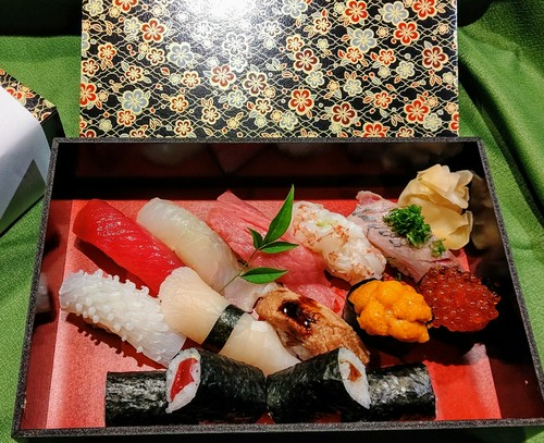 テイクアウト御注文承ります～ご自宅で素敵なひとときを～