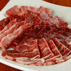 熊本のブランド牛「あか牛」と黒毛和牛のみを使用しています