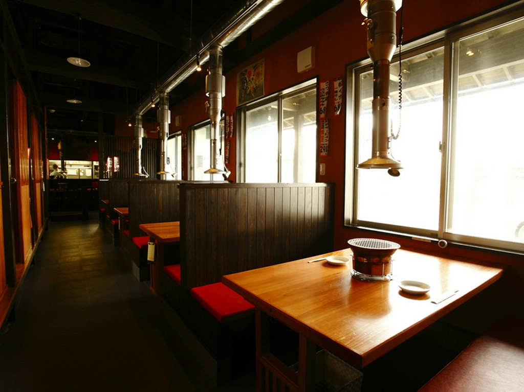 落ち着いた和テイストの店内は、30名まで収容可能です