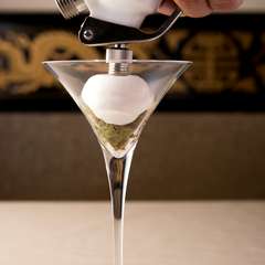 目と舌で二度楽しめる個性的なプレゼンテーション