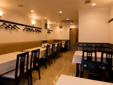 派手な装飾を一切廃したシンプルモダンのインテリア