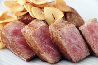 『神戸牛サーロインステーキとフィレステーキ』