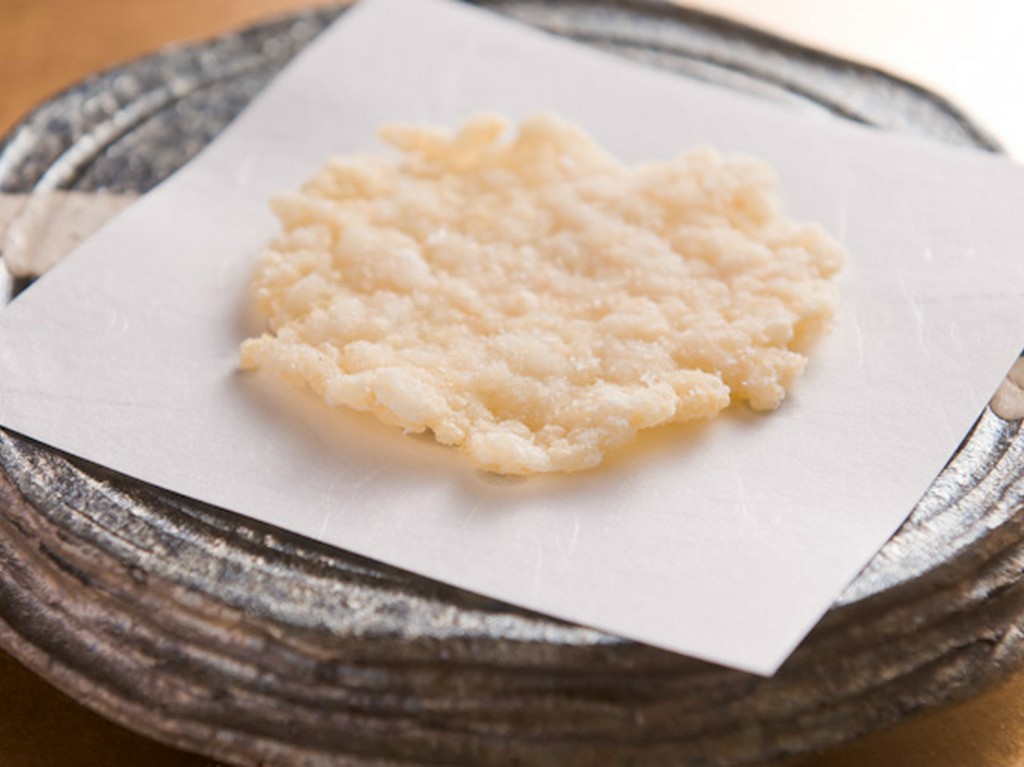 白えびのやさしい風味と食感が魅力『えびせん』