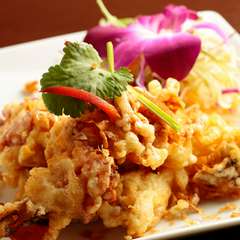 リピーター続出『ソフトシェルクラブのニンニクこしょう揚げ』