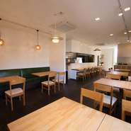 気軽に食事と会話を楽しめるアットホームなお店