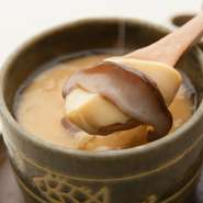 幅広い年代の方に親しまれる、やさしい和風の味。お口の中でとろけるような美味しさです。