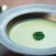 毎月変わる野菜のスープは旬のお野菜の旨味が詰まっています