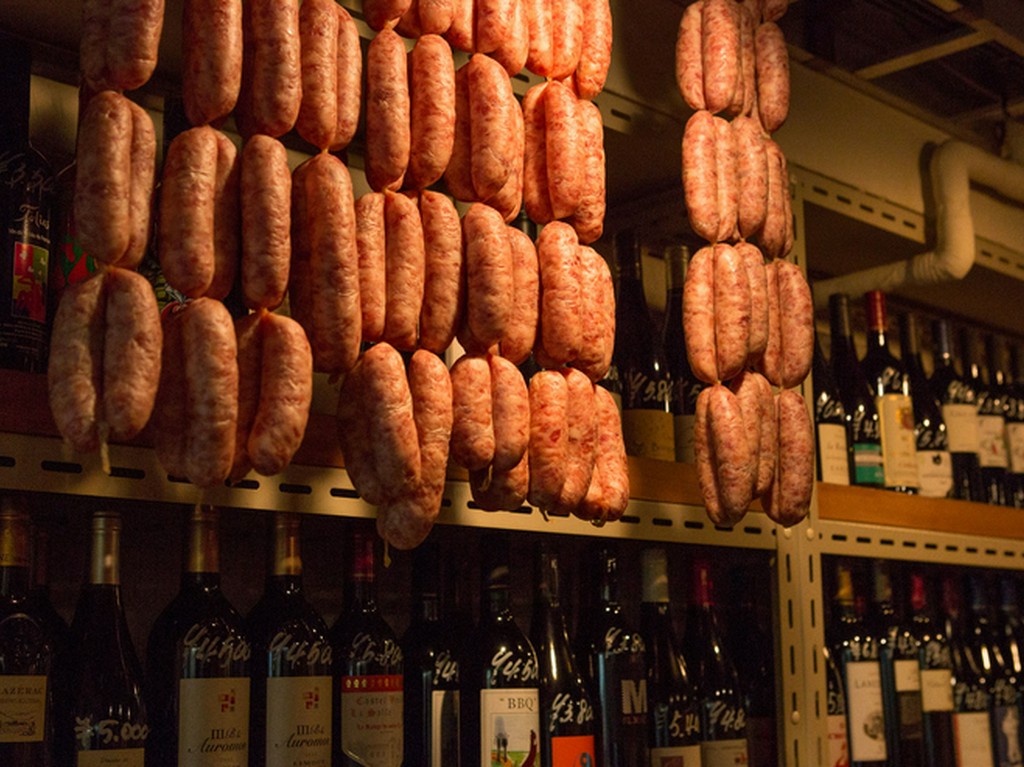 時間をかけて旨さを蓄える『自家製腸詰』