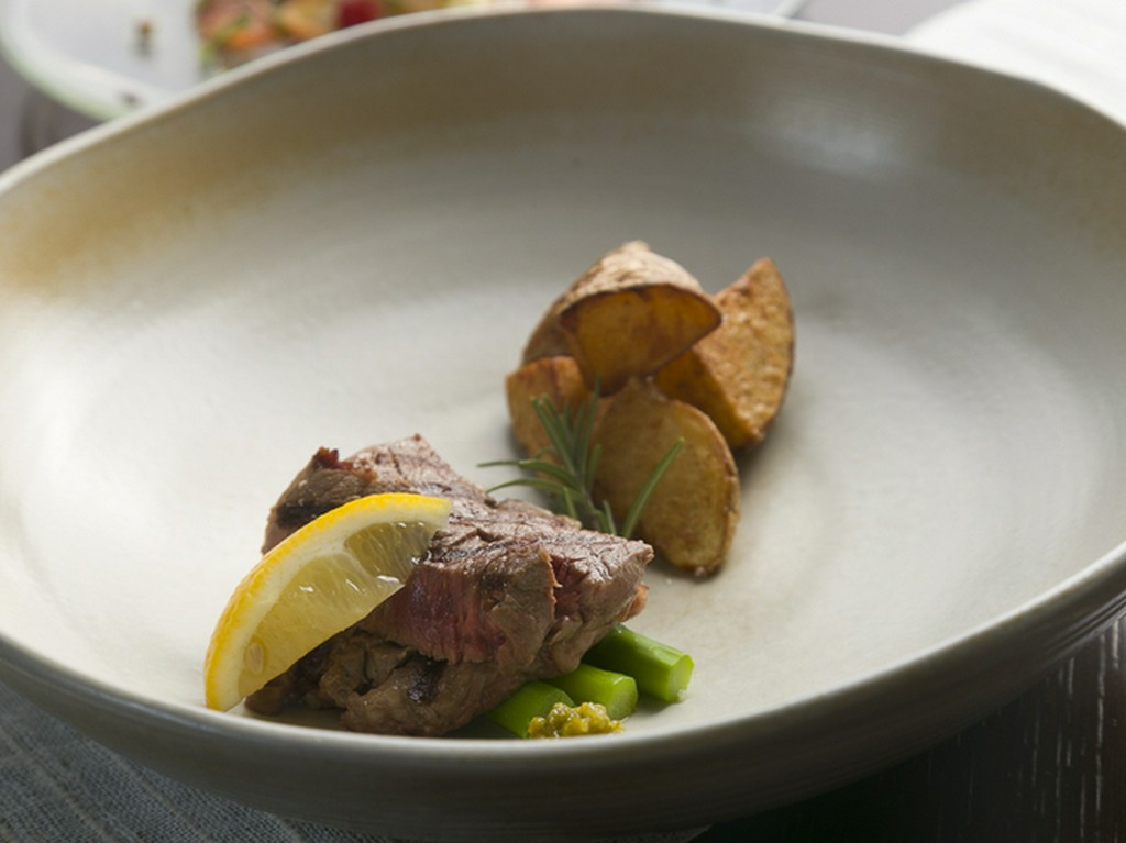 『常陸牛のグリル　ゆずこしょう添え』