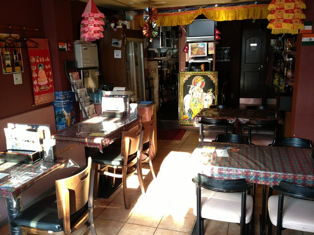 リラックスして、本格インド料理に舌鼓