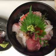 みそ汁・お新香・小鉢付