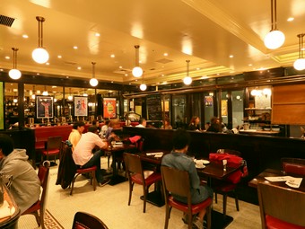 普段のお食事から各種パーティーシーンまでお越しいただけます