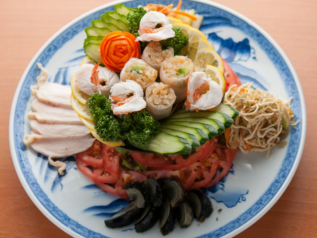 居酒屋メニューを越えた、創作鯛料理と本格中華の店